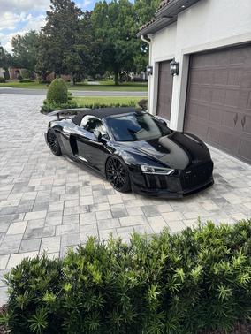Black 2018 Audi R8 5.2 V10 plus