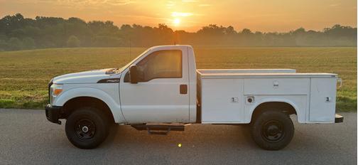 White 2011 Ford F-250 XLT