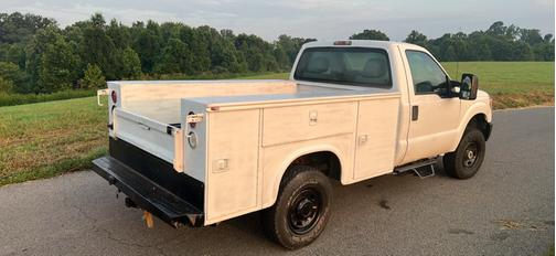 White 2011 Ford F-250 XLT
