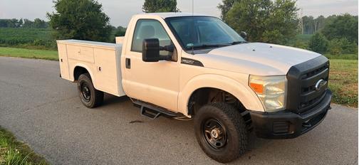 White 2011 Ford F-250 XLT