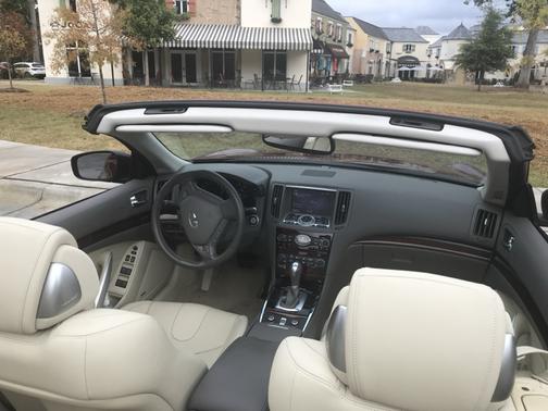 Red 2014 INFINITI Q60 Base