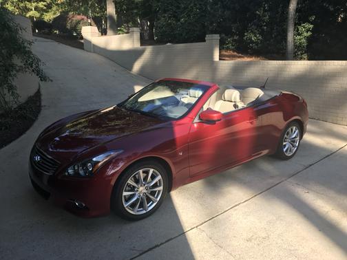 Red 2014 INFINITI Q60 Base