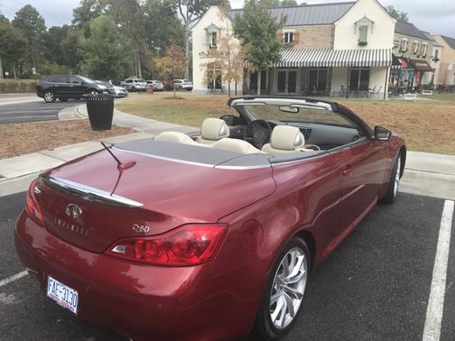 Red 2014 INFINITI Q60 Base