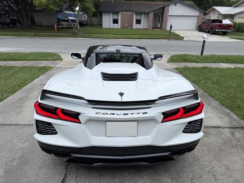 White 2024 Chevrolet Corvette Stingray w/3LT