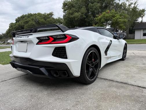 White 2024 Chevrolet Corvette Stingray w/3LT