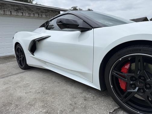 White 2024 Chevrolet Corvette Stingray w/3LT