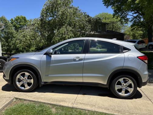Silver 2019 Honda HR-V LX