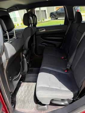 Red 2016 Jeep Grand Cherokee Laredo