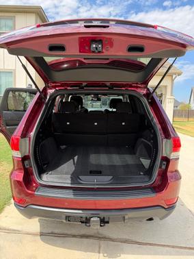 Red 2016 Jeep Grand Cherokee Laredo