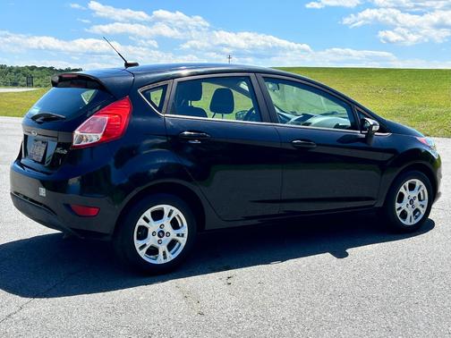 Black 2016 Ford Fiesta SE