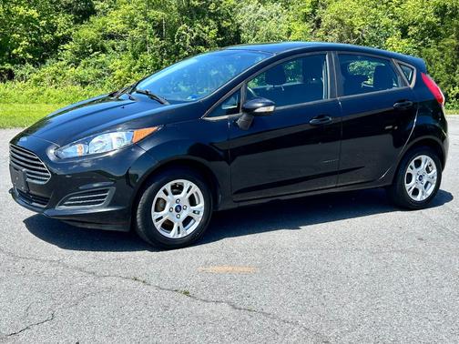 Black 2016 Ford Fiesta SE