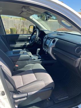 White 2014 Toyota Tundra SR5