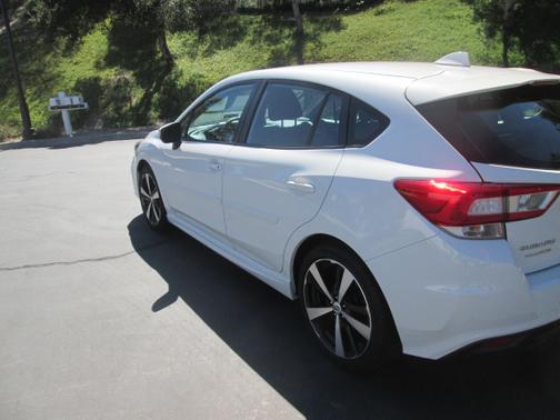 2017 Subaru Impreza 2.0i Sport