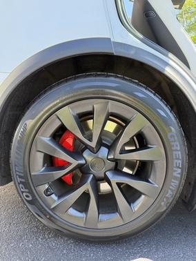 White 2024 Tesla Model X Plaid