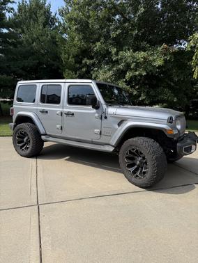 Gray 2018 Jeep Wrangler Unlimited Sahara