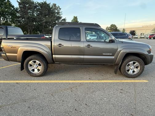 Gold 2011 Toyota Tacoma Double Cab