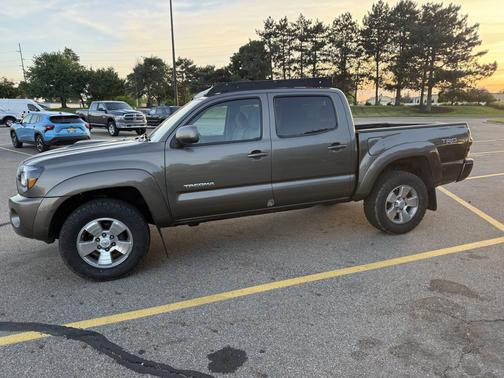 Gold 2011 Toyota Tacoma Double Cab