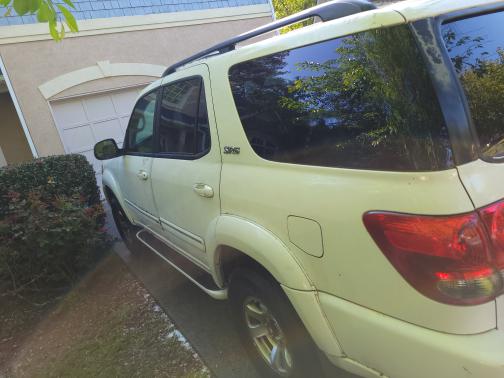 2005 Toyota Sequoia SR5