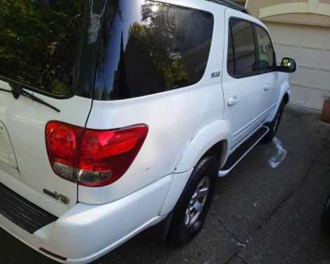 2005 Toyota Sequoia SR5