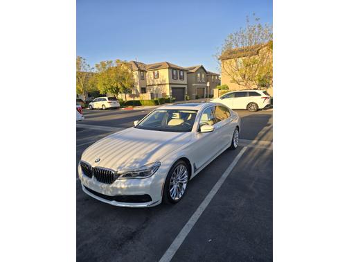 2019 BMW 750 i