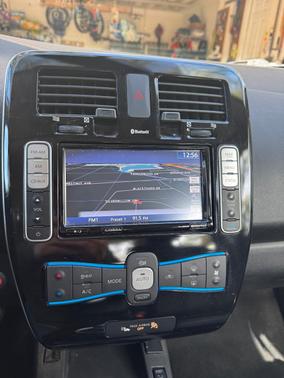 White 2015 Nissan Leaf SL