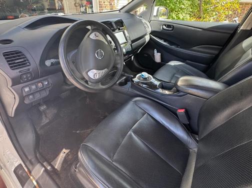 White 2015 Nissan Leaf SL