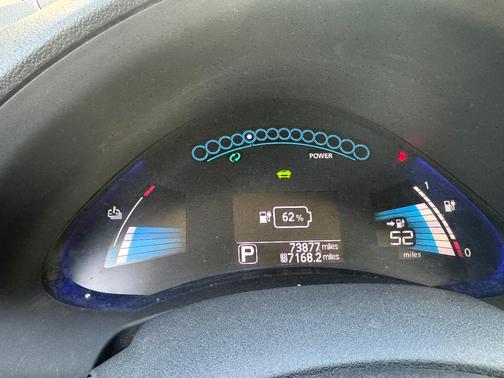 White 2015 Nissan Leaf SL