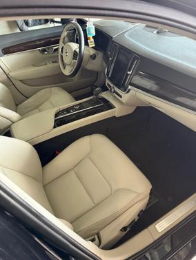 Black 2017 Volvo S90 T6 Momentum