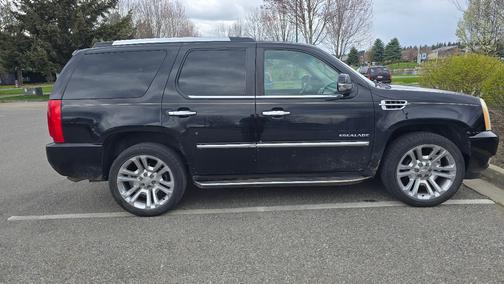 Black 2010 Cadillac Escalade Base