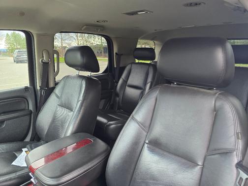 Black 2010 Cadillac Escalade Base