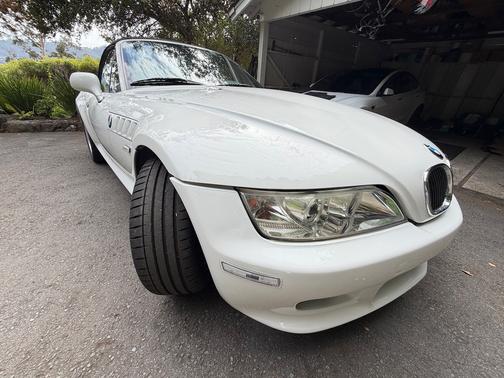 White 2001 BMW Z3 3.0i Roadster