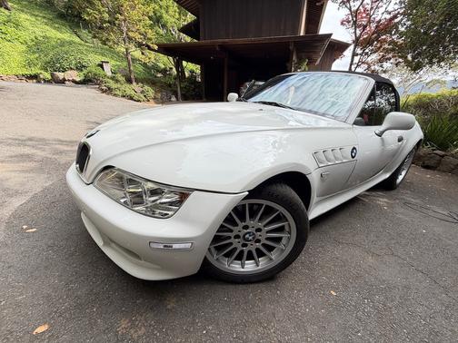 White 2001 BMW Z3 3.0i Roadster