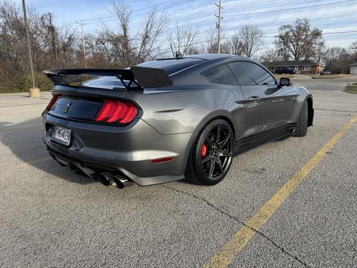 2021 Ford Shelby GT500 Base