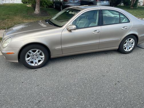 Gold 2003 Mercedes-Benz E-Class E320