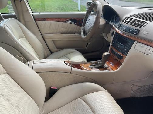 Gold 2003 Mercedes-Benz E-Class E320