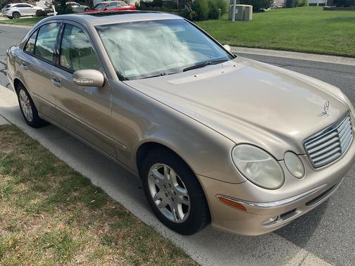 Gold 2003 Mercedes-Benz E-Class E320
