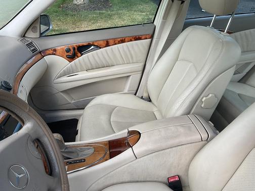 Gold 2003 Mercedes-Benz E-Class E320