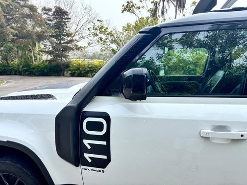 2024 Land Rover Defender 110 P300 S