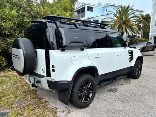 2024 Land Rover Defender 110 P300 S