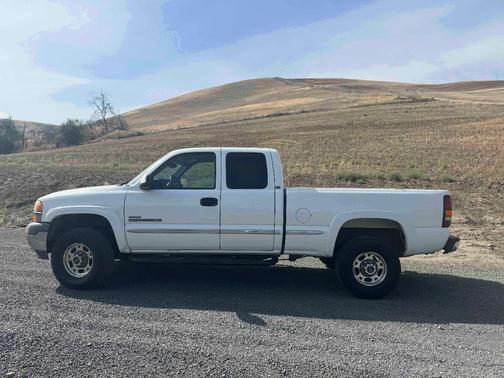 White 2002 GMC Sierra 2500 SLE H/D Extended Cab
