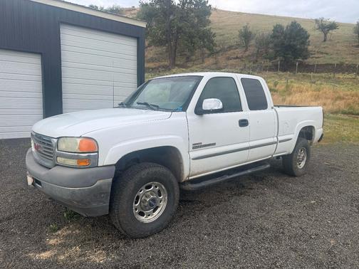 White 2002 GMC Sierra 2500 SLE H/D Extended Cab