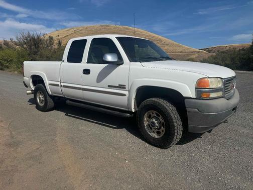 White 2002 GMC Sierra 2500 SLE H/D Extended Cab