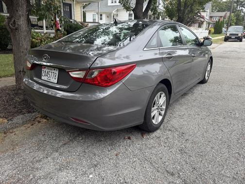 2011 Hyundai SONATA GLS