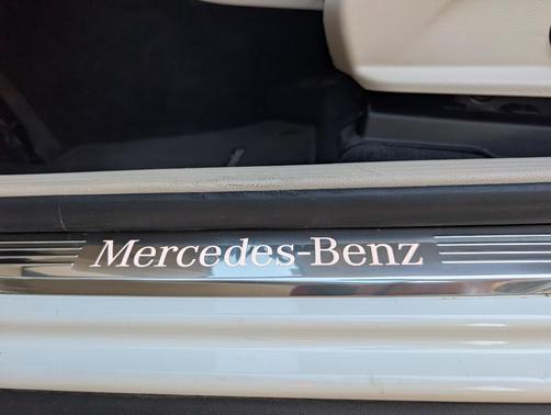White 2022 Mercedes-Benz GLC 300 4MATIC