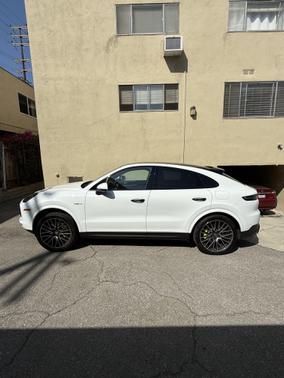 2020 Porsche Cayenne E-Hybrid AWD