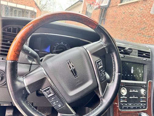 Black 2017 Lincoln Navigator Select