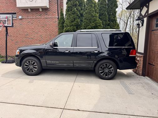 Black 2017 Lincoln Navigator Select