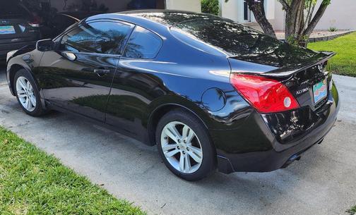 Black 2011 Nissan Altima 2.5 S