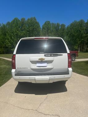 White 2013 Chevrolet Suburban 1500 LT