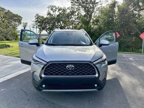 2024 Toyota Corolla Cross XLE